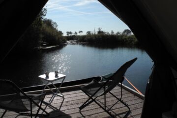 Waterfront Floating Vissers Lodges Visvakantiegids (17)