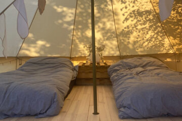 Natuurhuisje Island Life Belltent Interieur